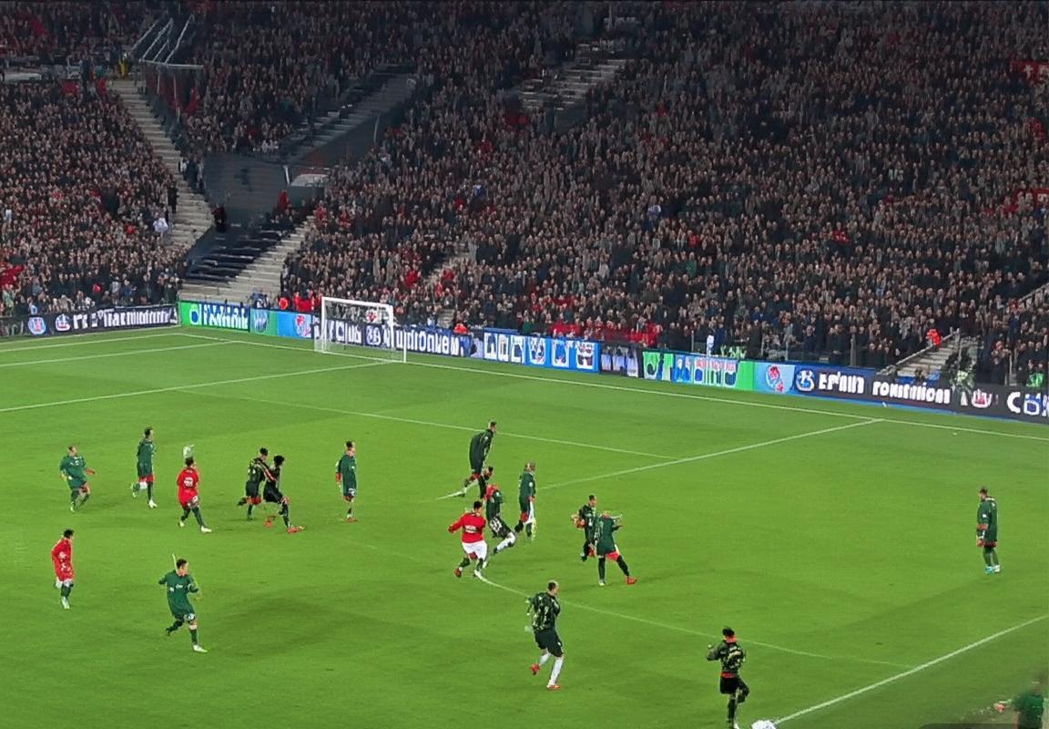 2020年曼联巴黎巅峰对决：战术解析与球星对决回顾(图1)